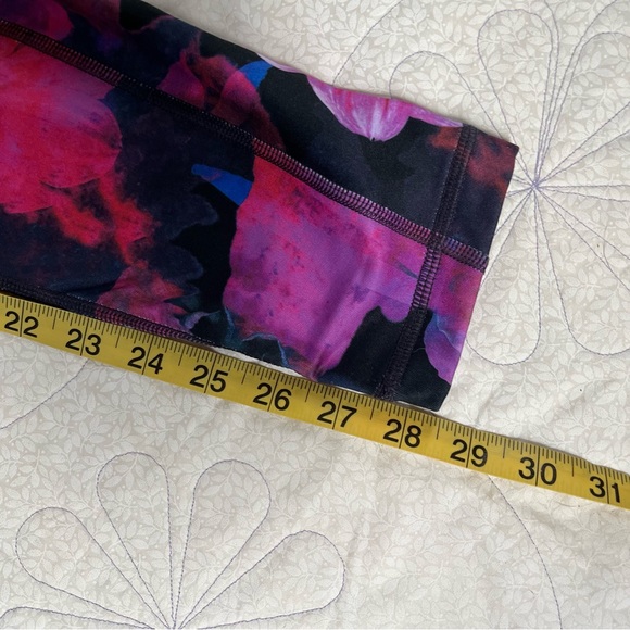 Velocity women’s floral patterned workout leggings size Medium - Picture 4 of 5